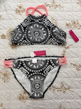 Xhilaration Black and White Geometric Bikini Bottoms